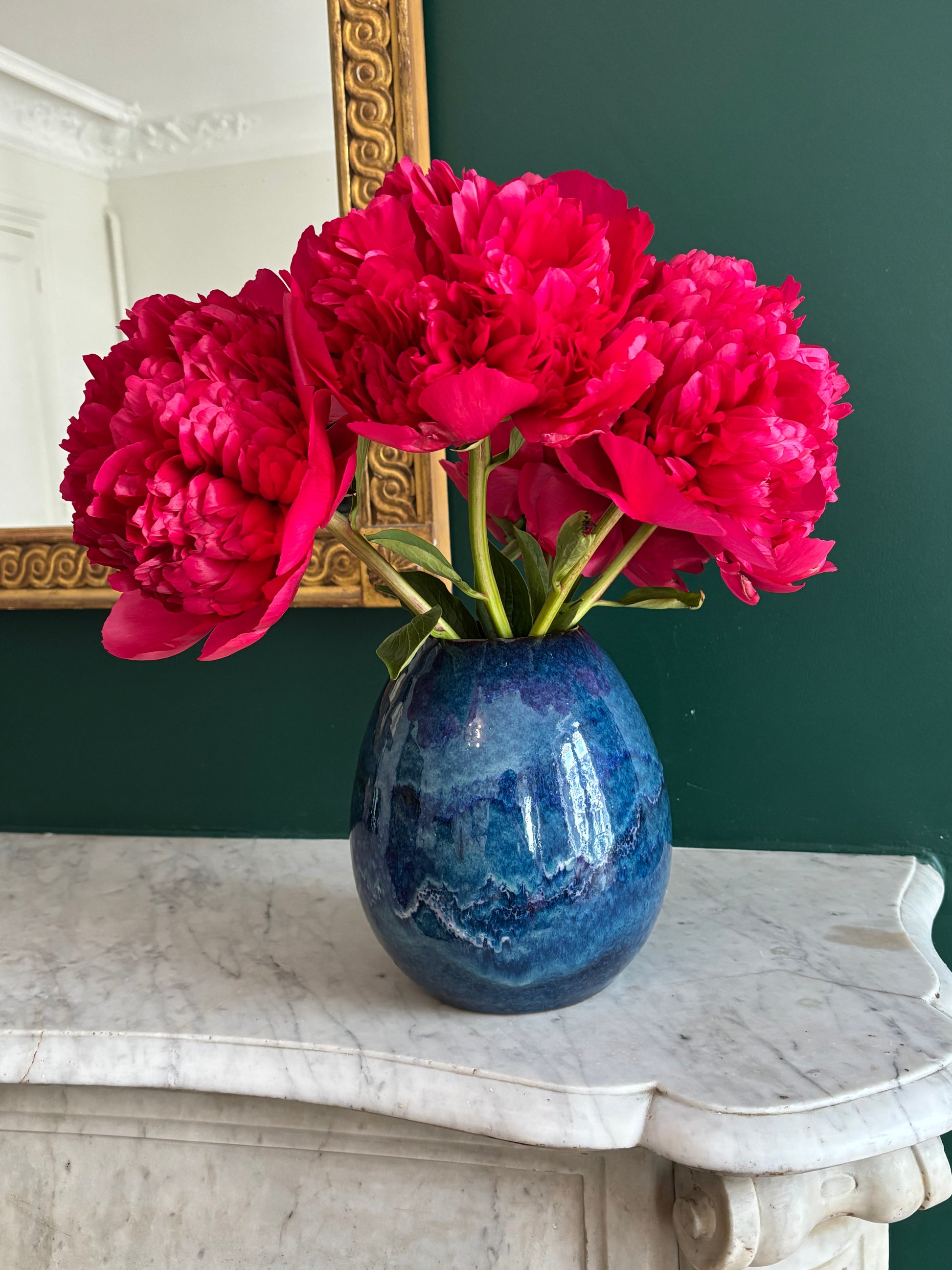 Vase bleu en céramique