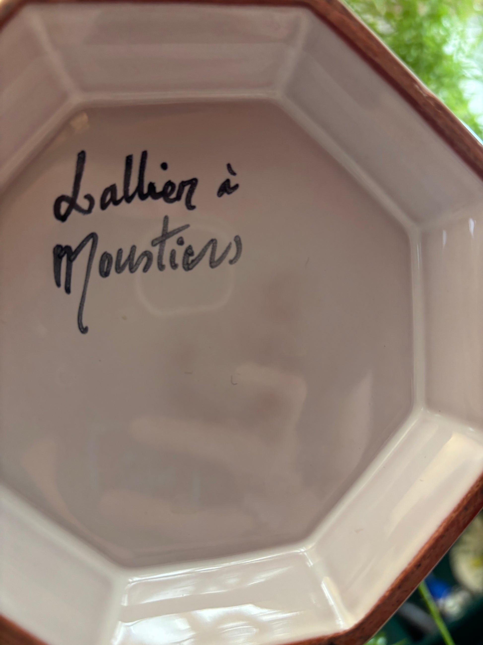Lallier à Moustier, petit cache-pot en céramique