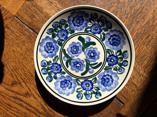 Assiettes peintes à la main