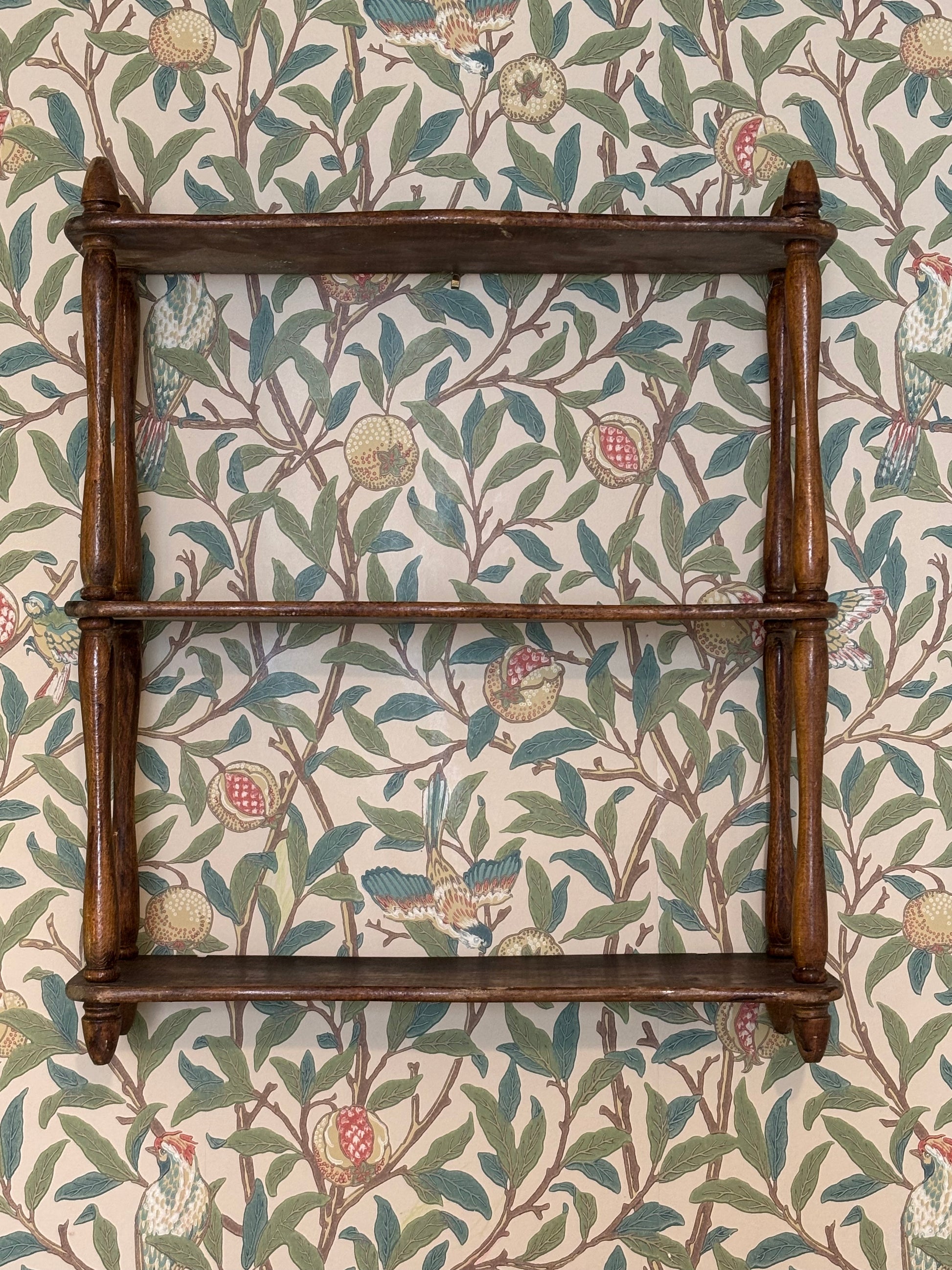 Etagère murale à trois étages