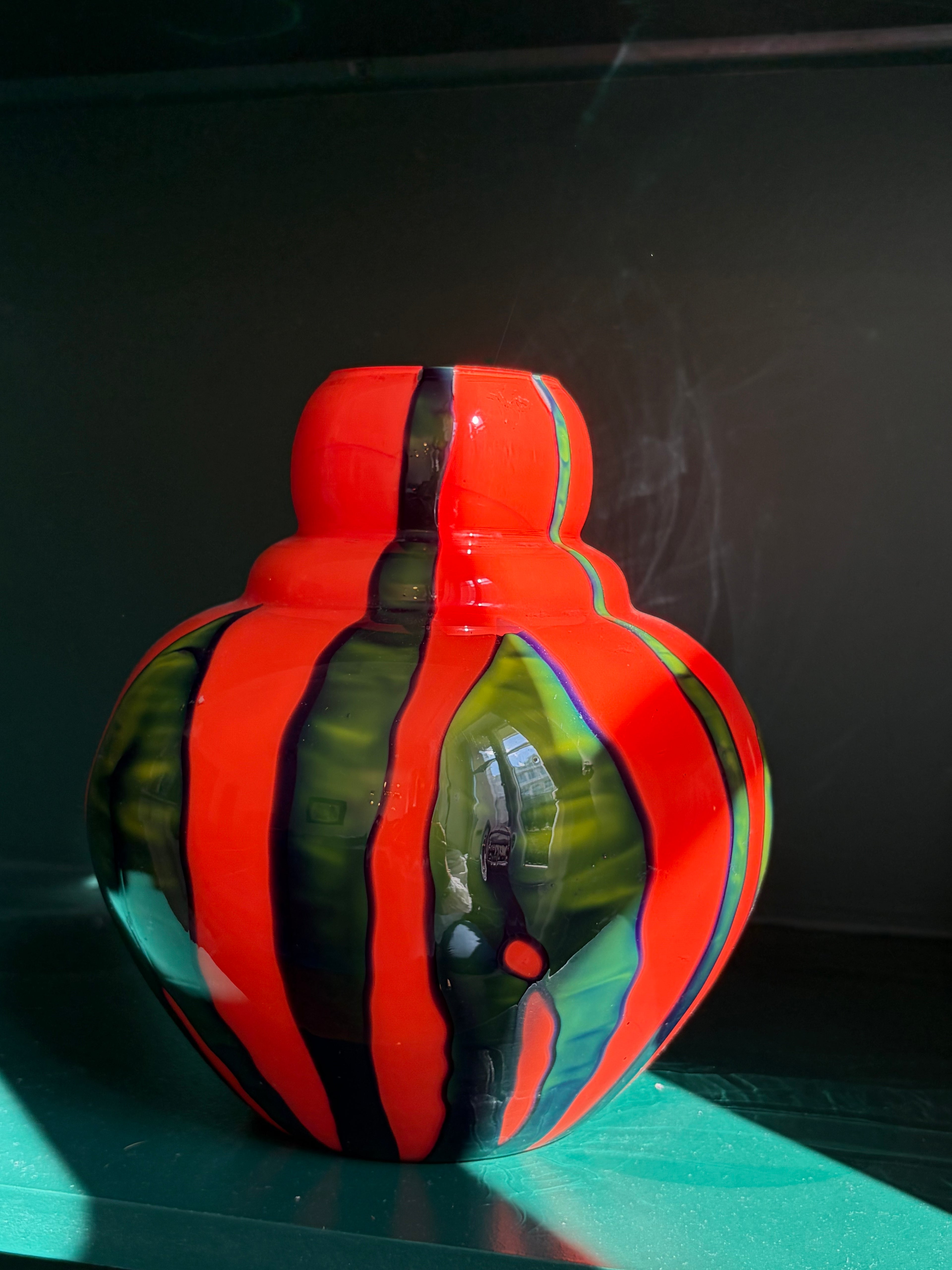 Vase bicolore en verre