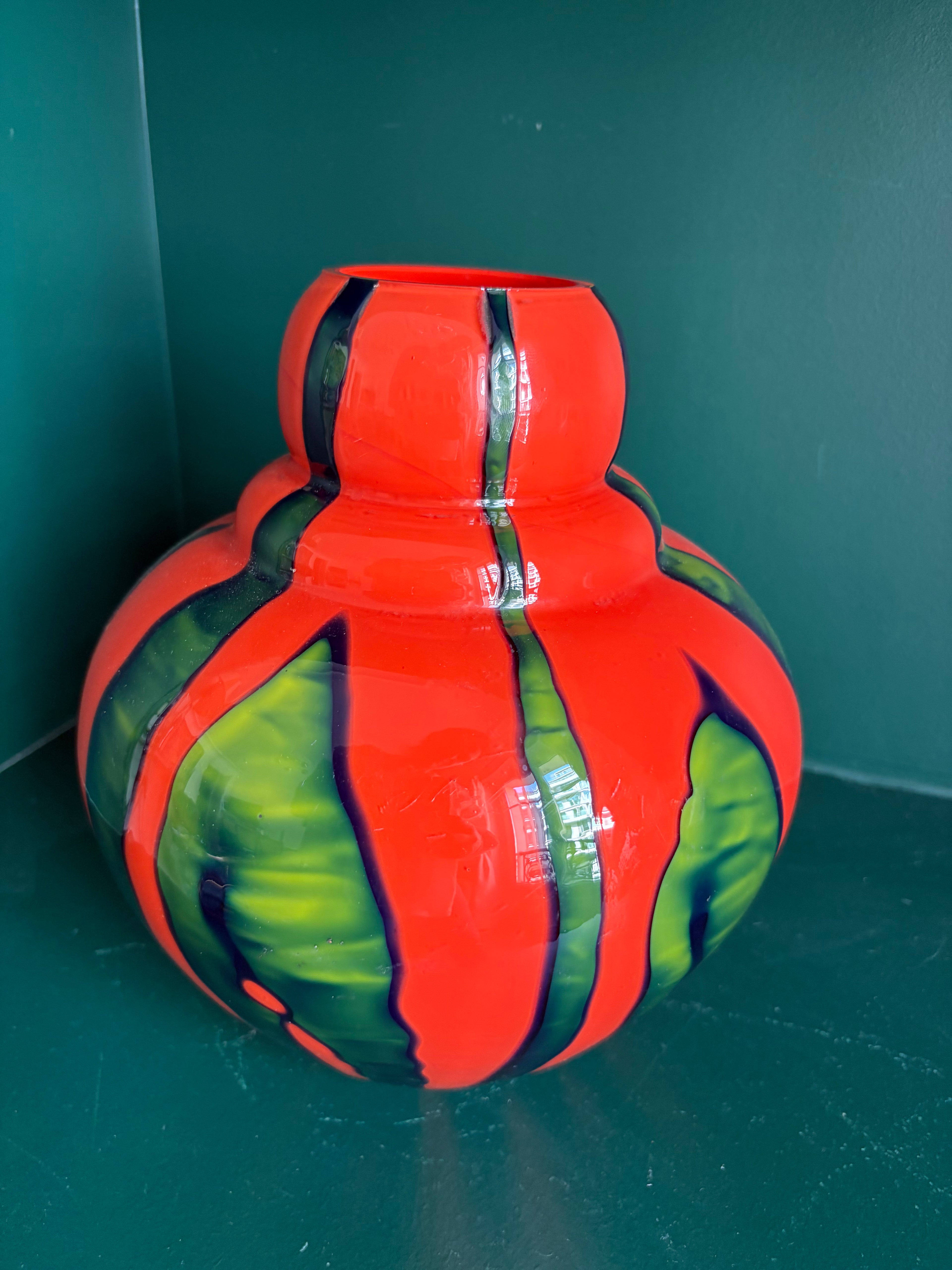 Vase bicolore en verre