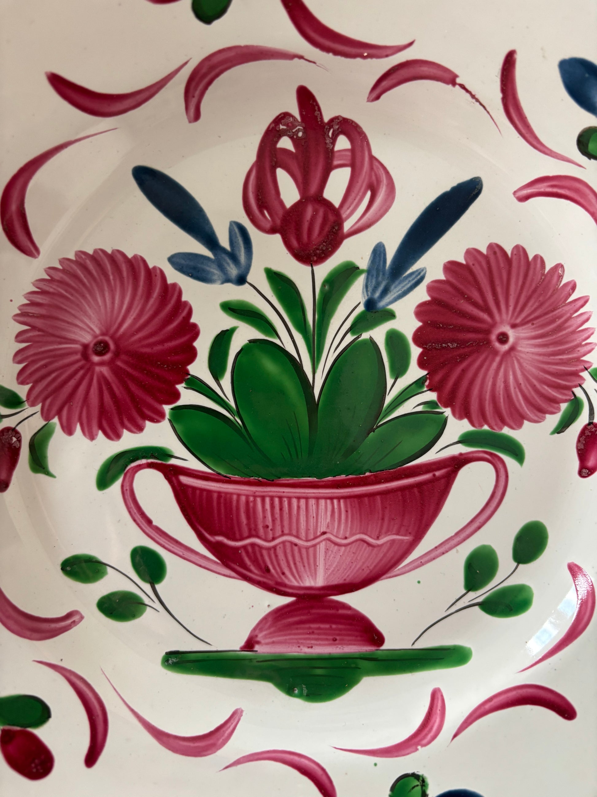 Saint Clément, 10 assiettes en faïence