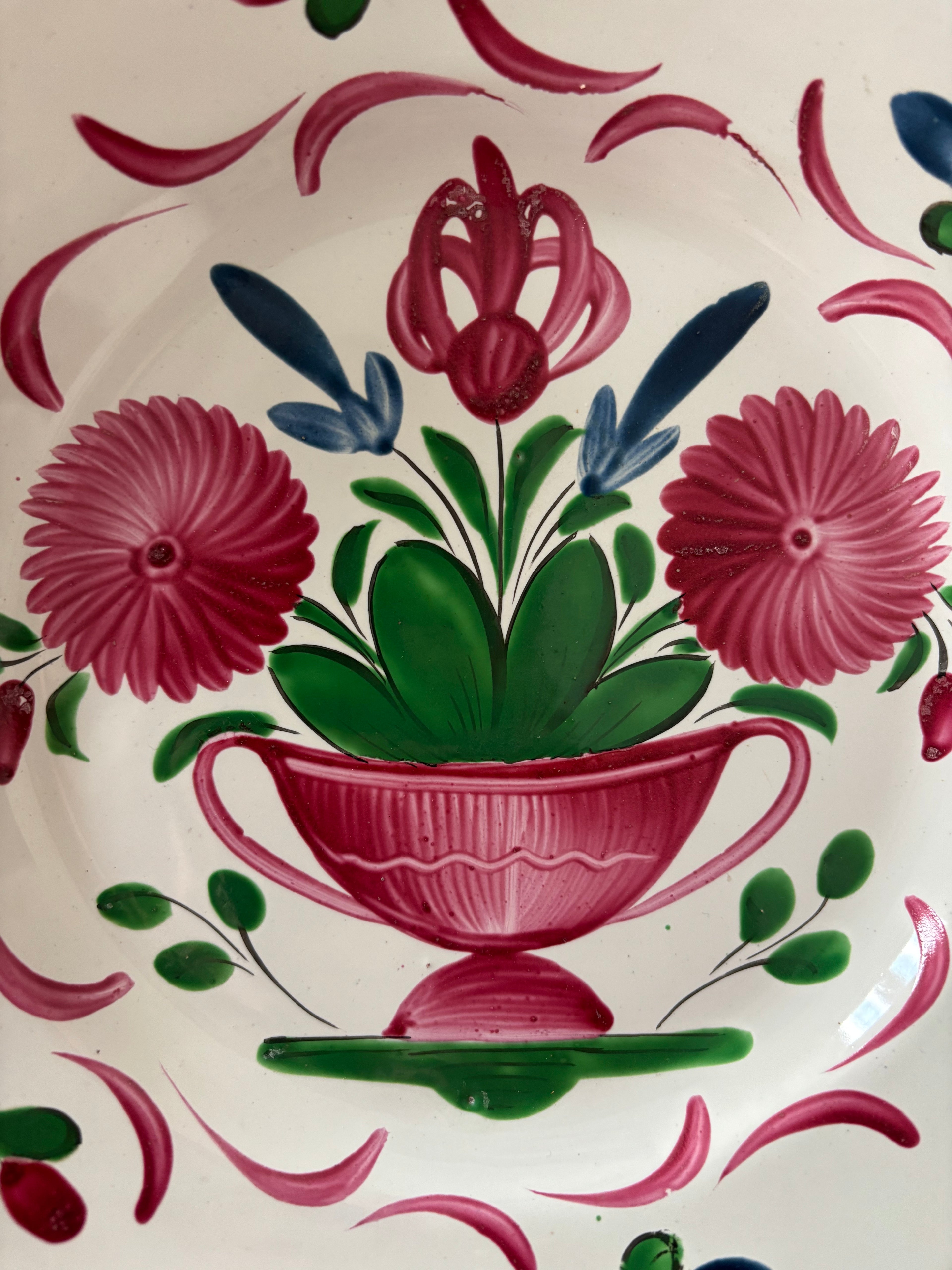 Saint Clément, 10 assiettes en faïence