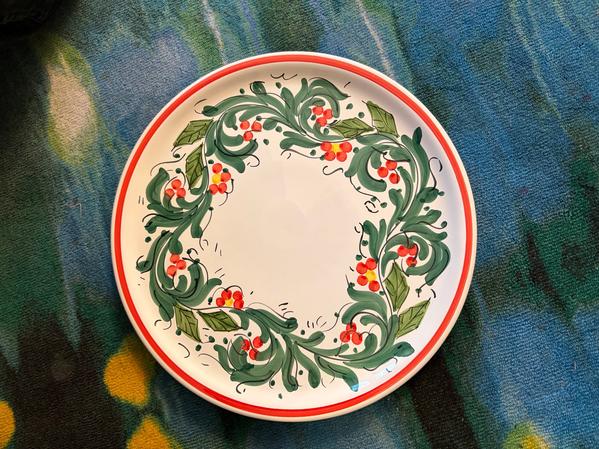 Plat peint à la main