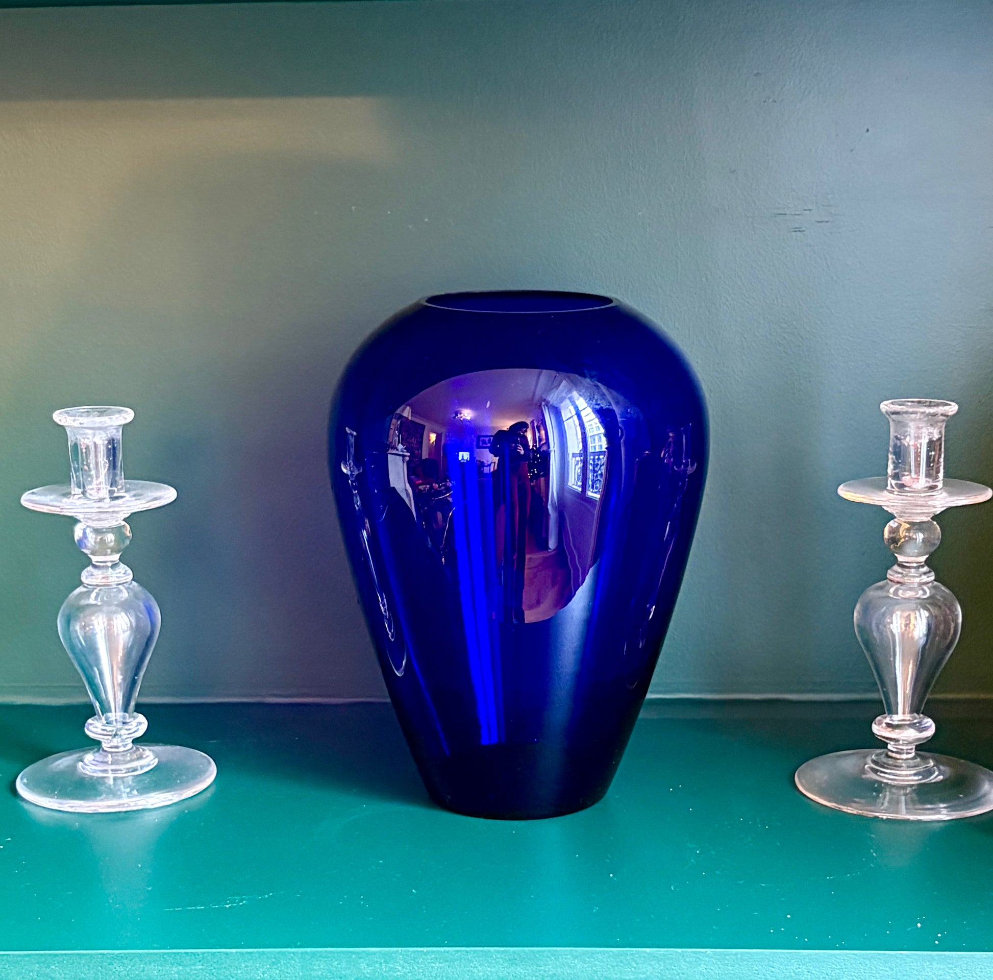 Vase bleu en verre